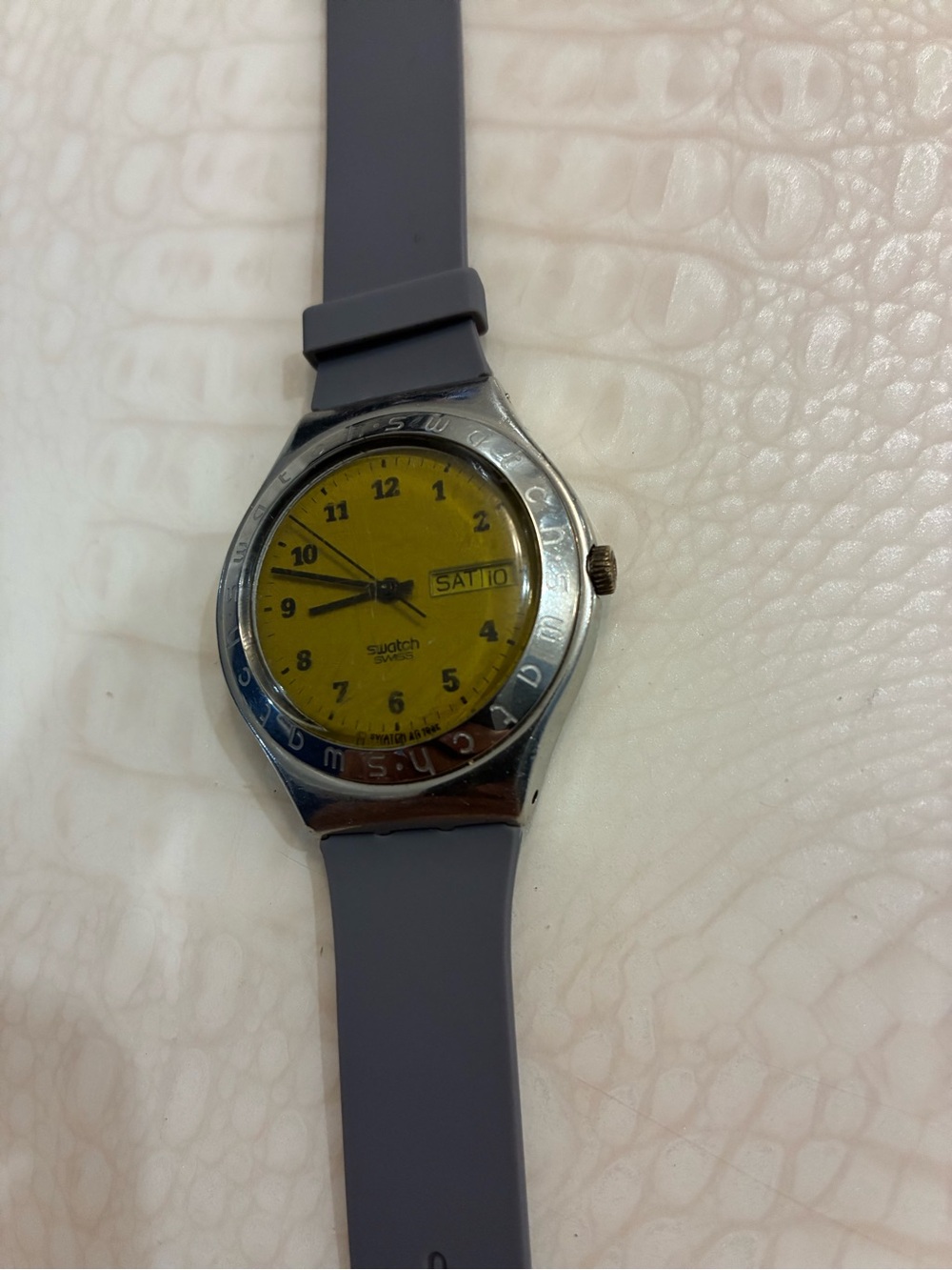 Swatch Vintage Men's Watch with Gray Strap - Picture 7 of 14